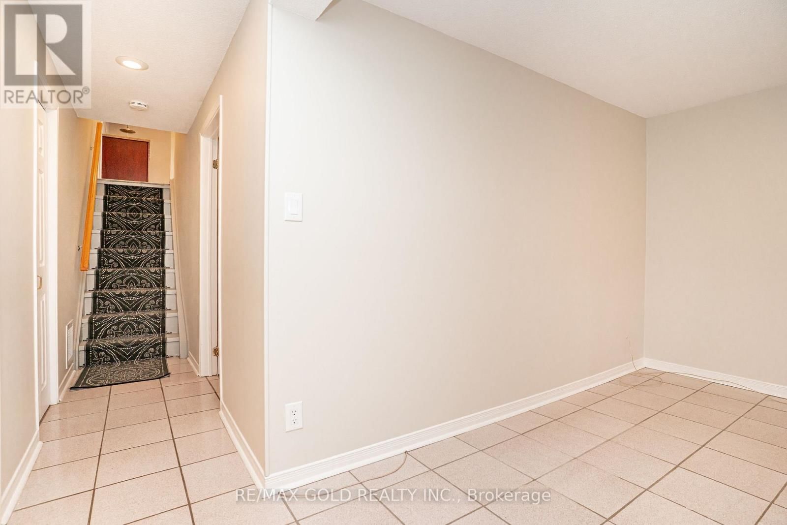 27 DAVENPORT CRESCENT Image 28