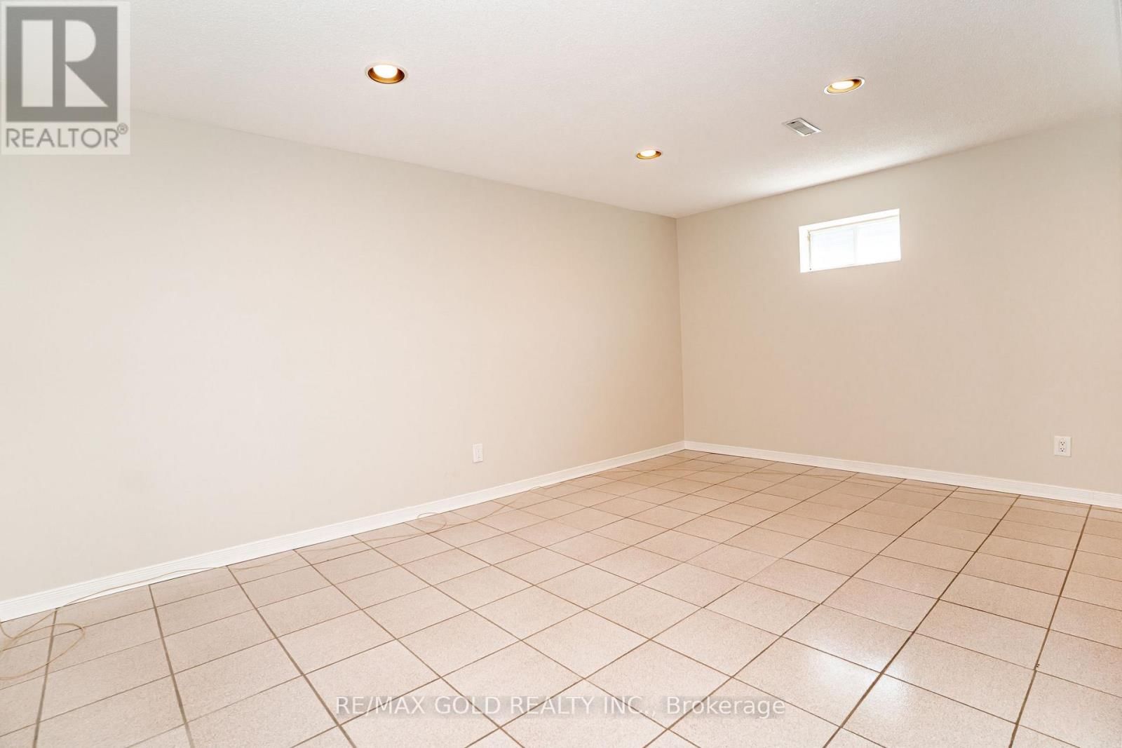 27 DAVENPORT CRESCENT Image 29