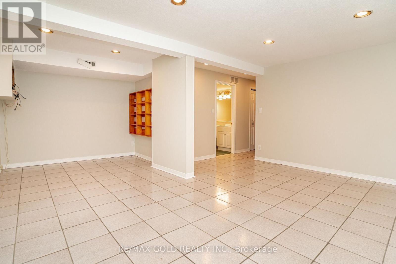 27 DAVENPORT CRESCENT Image 30