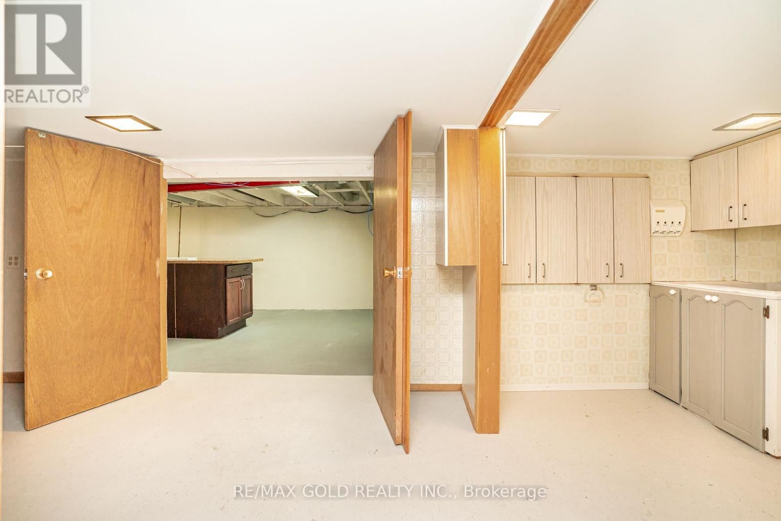 27 DAVENPORT CRESCENT Image 34