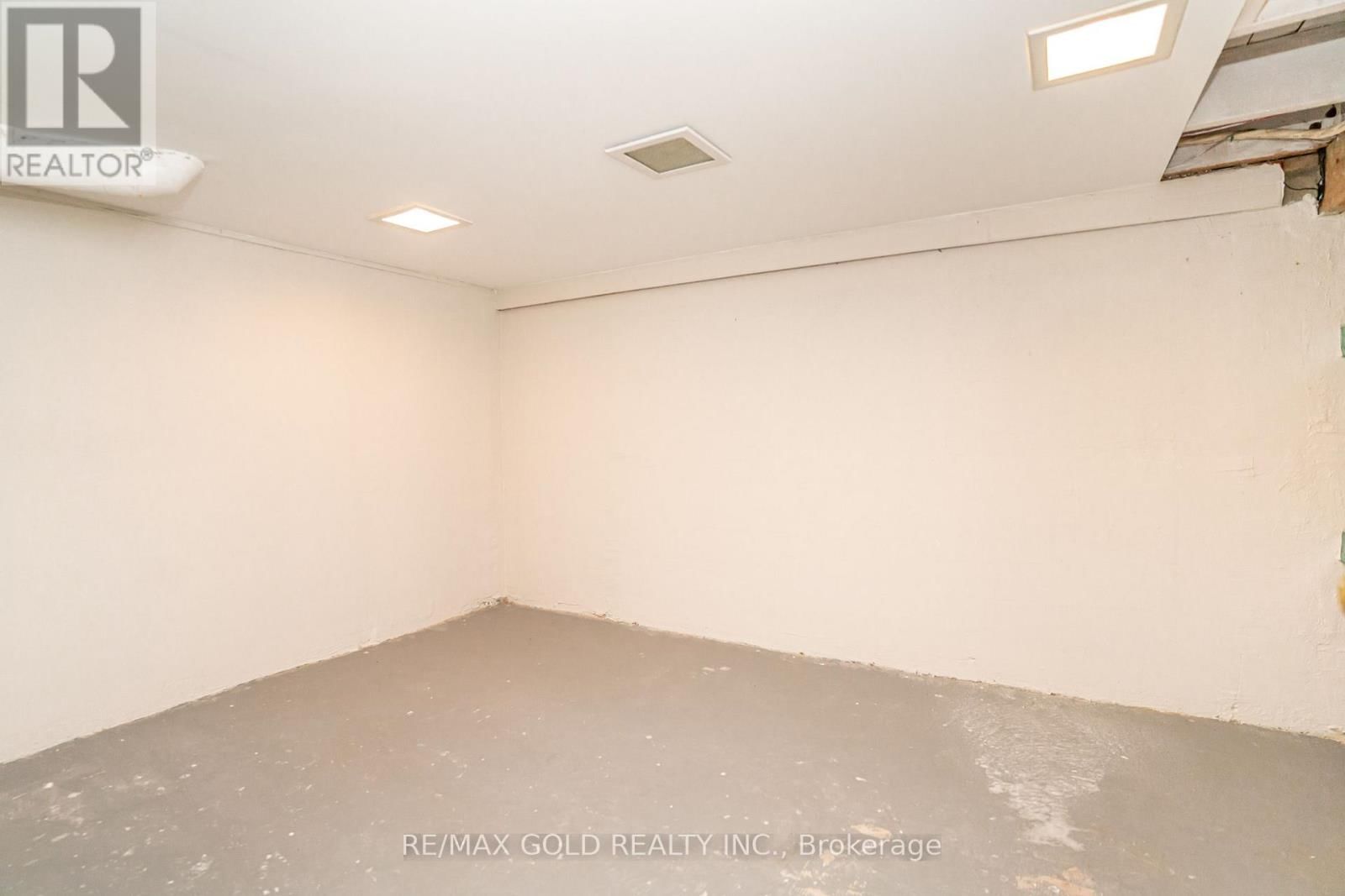 27 DAVENPORT CRESCENT Image 38