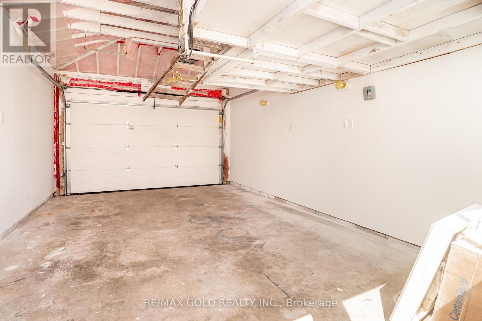 27 DAVENPORT CRESCENT Image 39