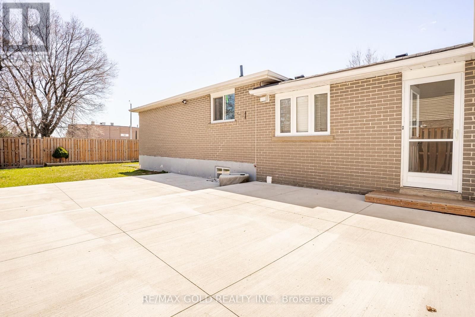 27 DAVENPORT CRESCENT Image 41