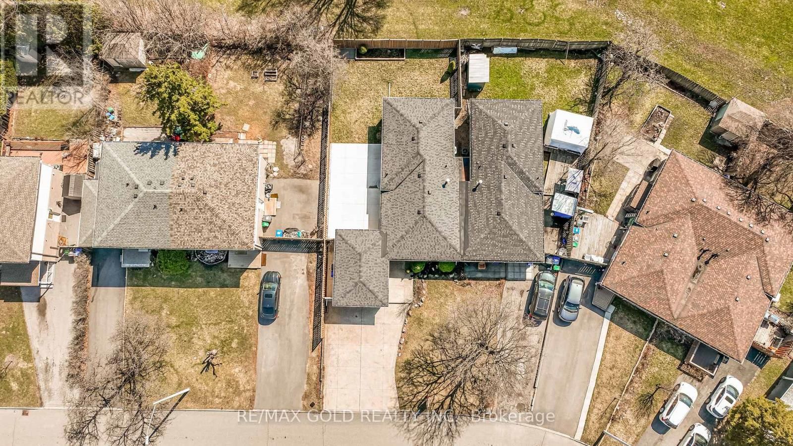 27 DAVENPORT CRESCENT Image 46