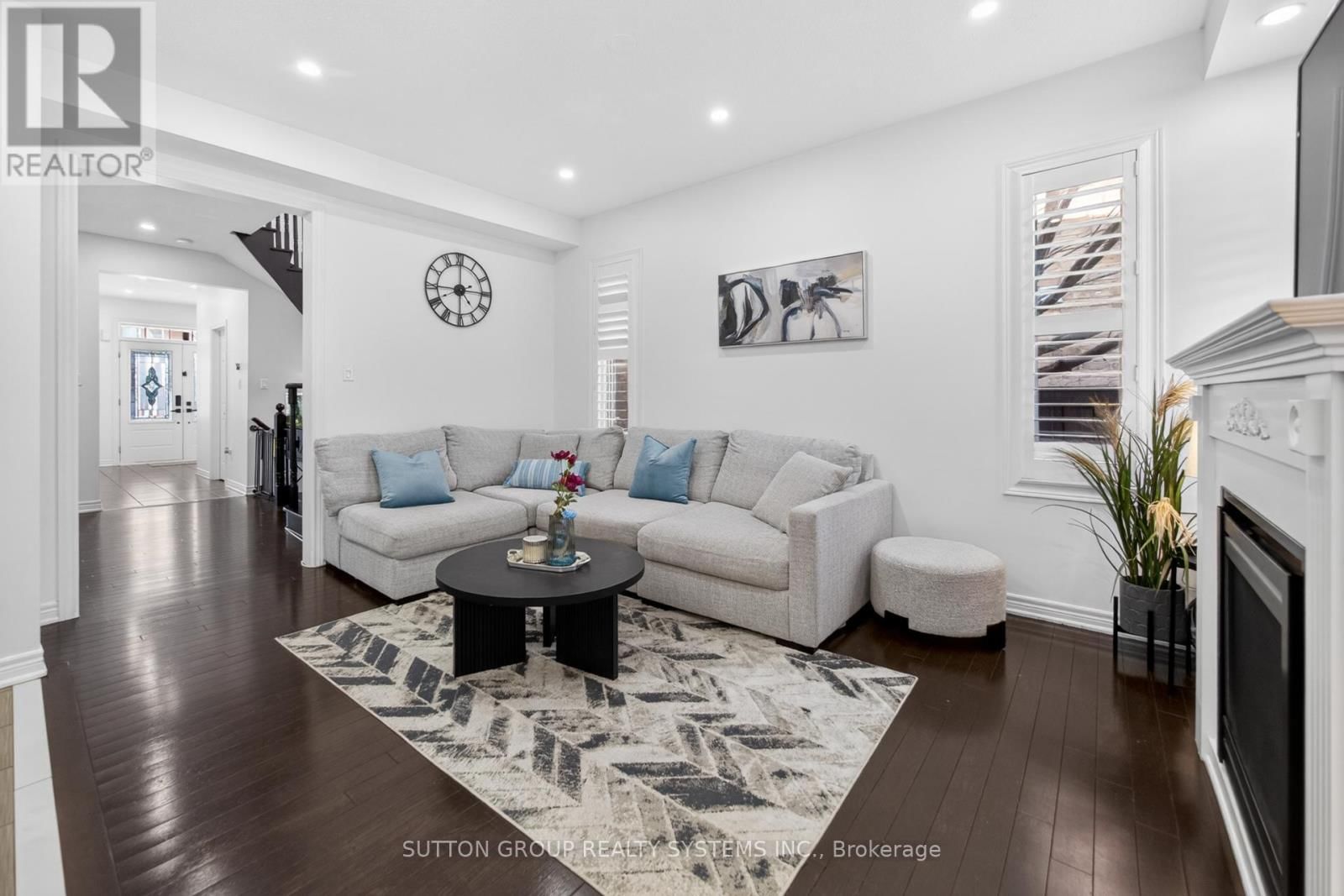 10 MUNCH PLACE Image 18