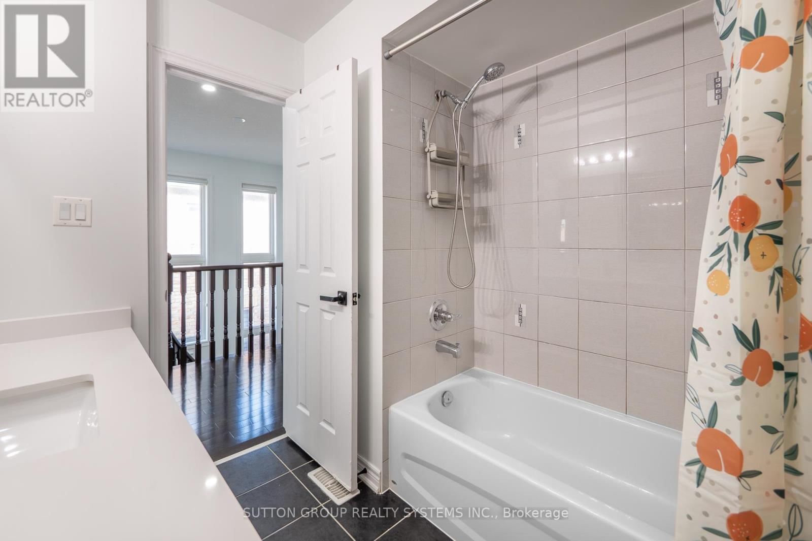 10 MUNCH PLACE Image 36