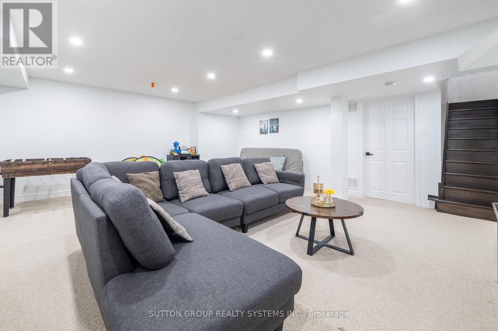 10 MUNCH PLACE Image 39