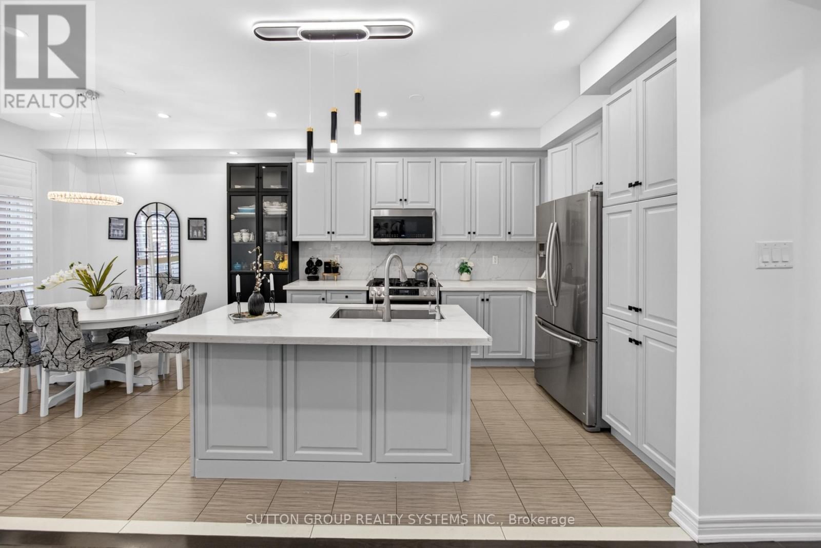 10 MUNCH PLACE Image 9