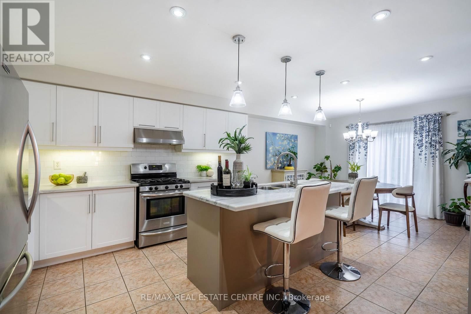 673 ARMSTRONG BOULEVARD Image 11