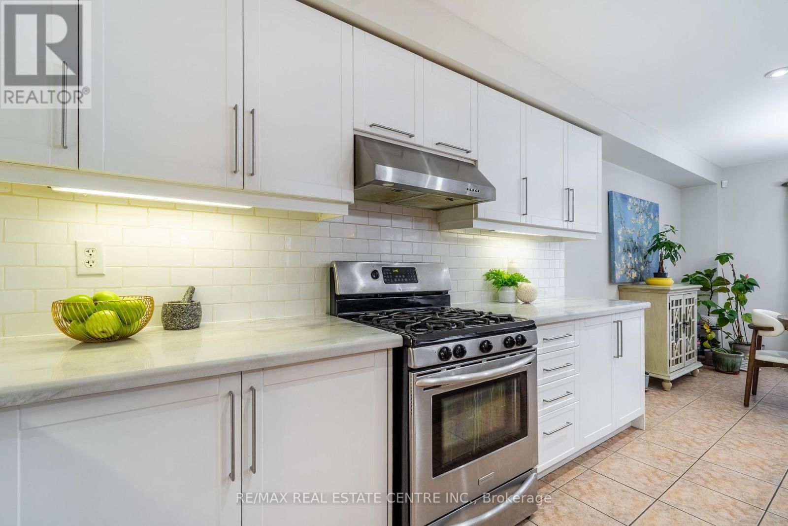 673 ARMSTRONG BOULEVARD Image 15