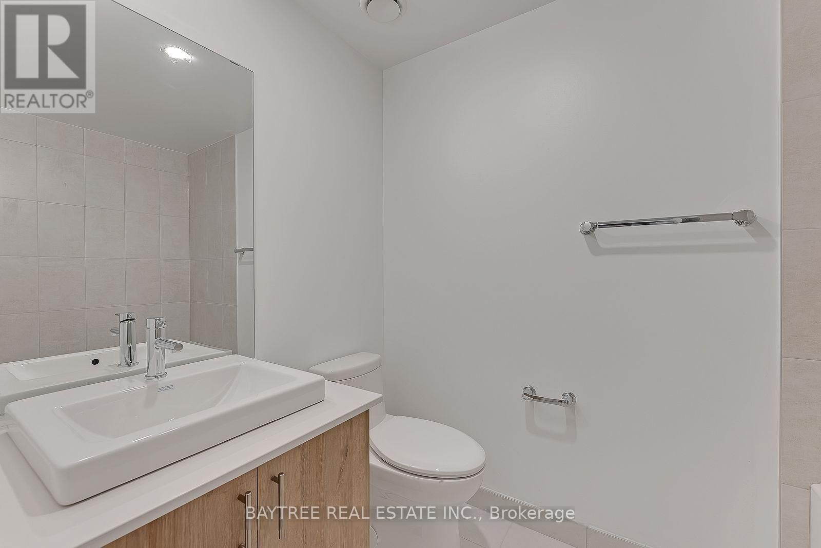 319 - 1195 THE QUEENSWAY Image 11