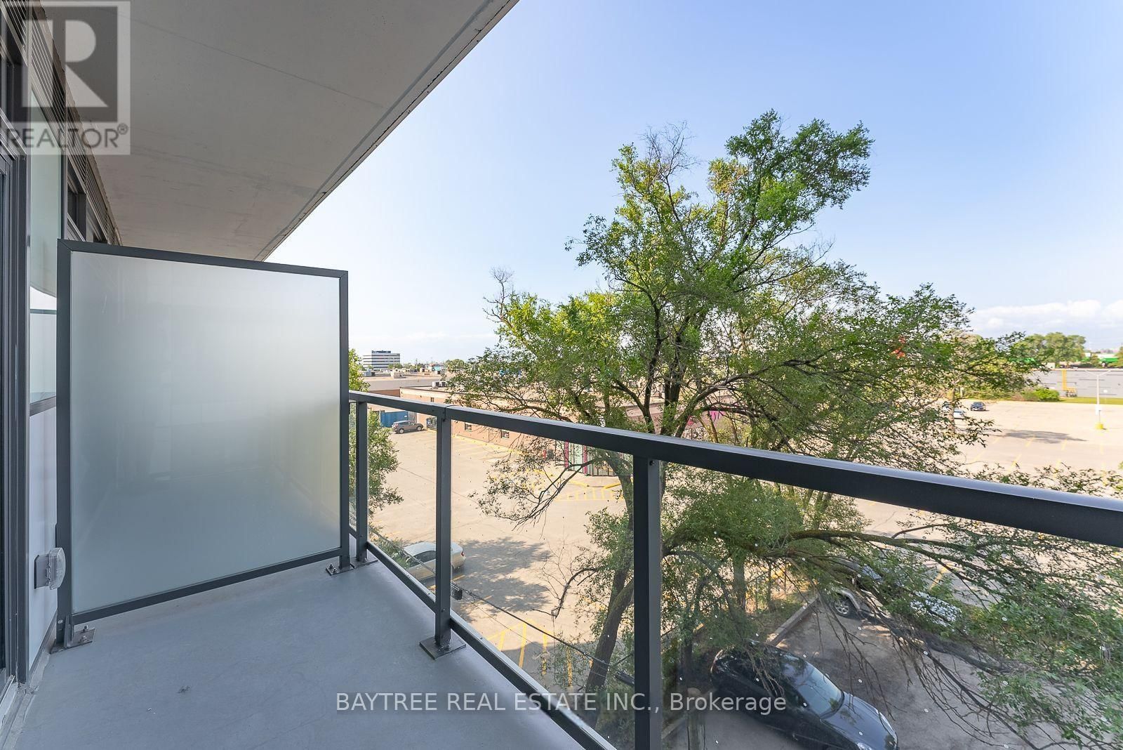 319 - 1195 THE QUEENSWAY Image 14