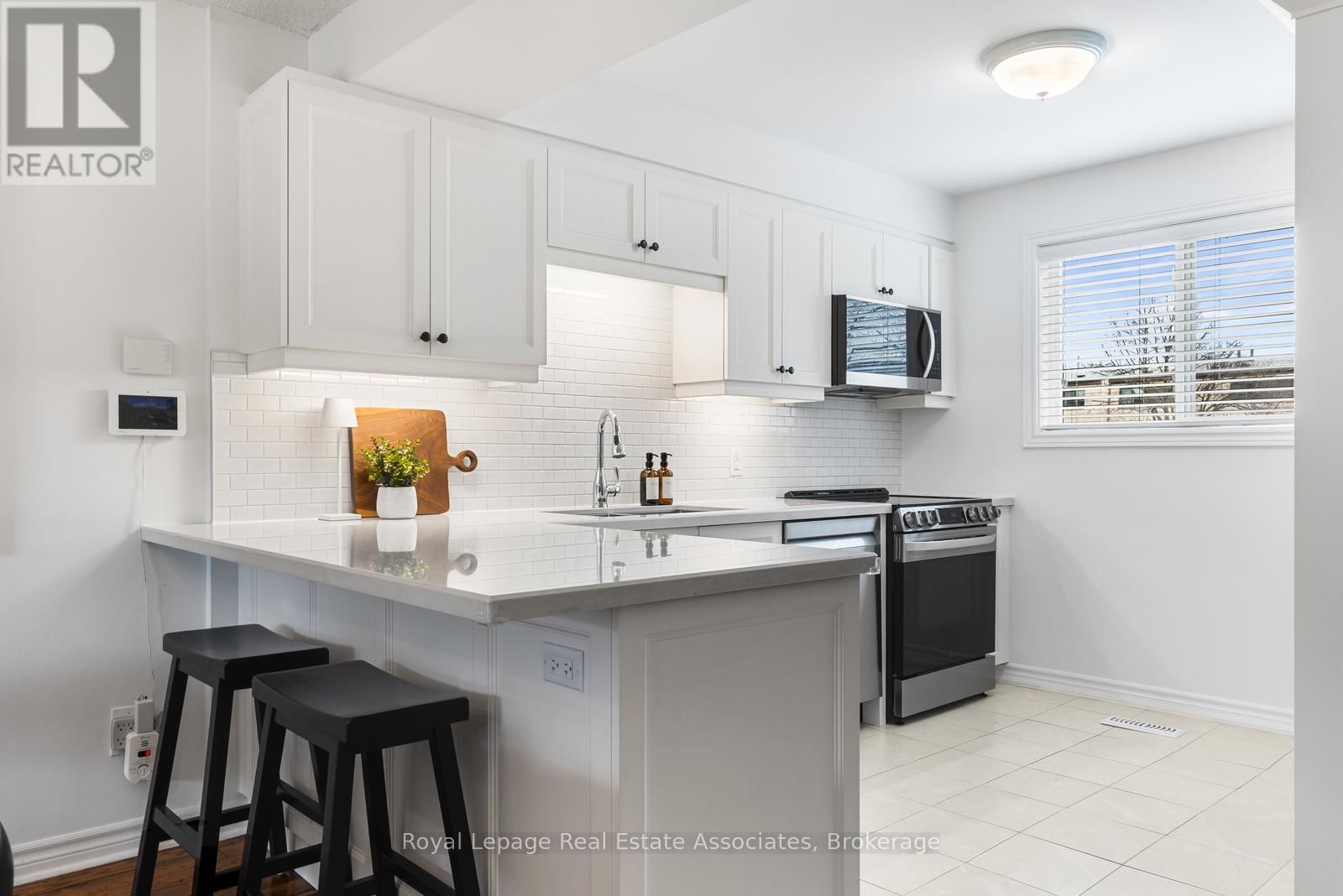 48 - 1516 SIXTH LINE Image 8