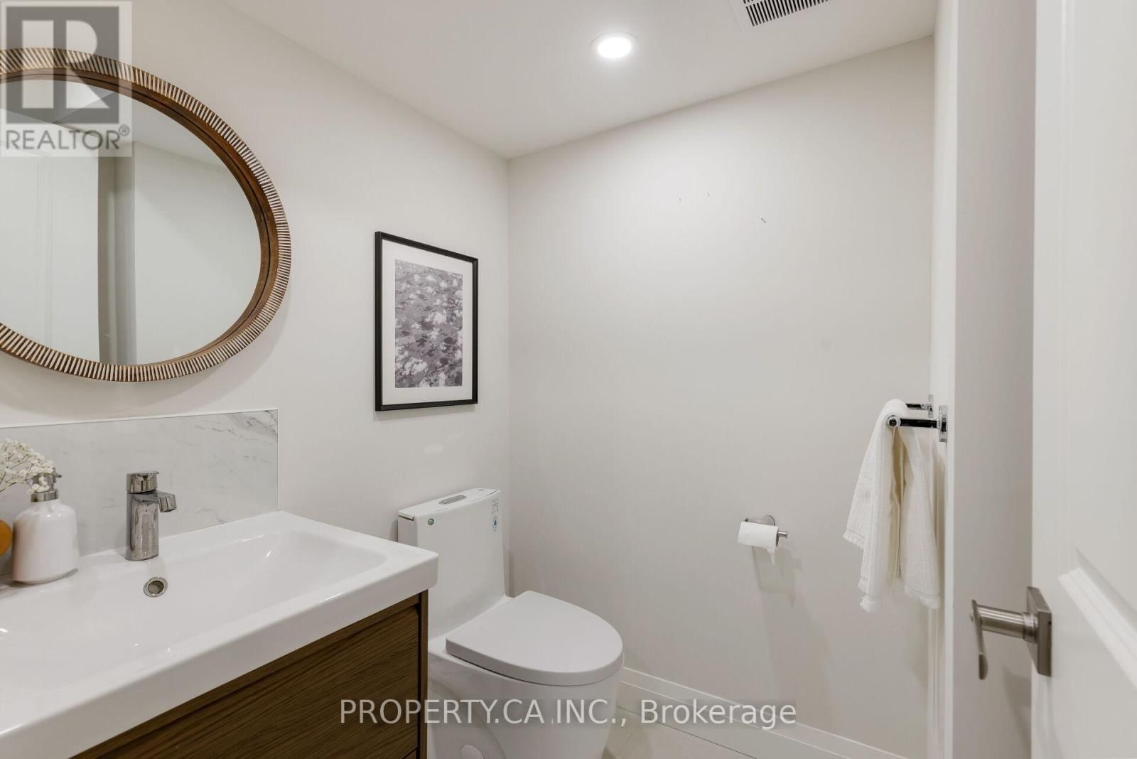 132 PRINCESS ANNE CRESCENT Image 32