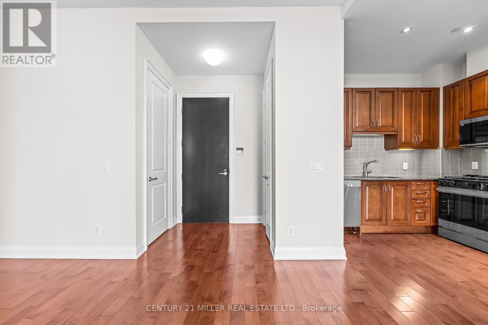 702 - 11 BRONTE ROAD Image 6