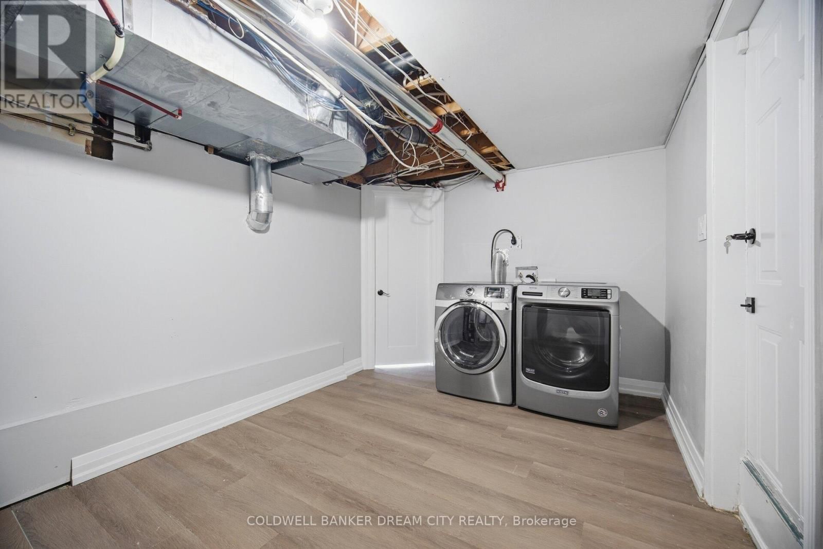 43 OLIVERS LANE Image 38