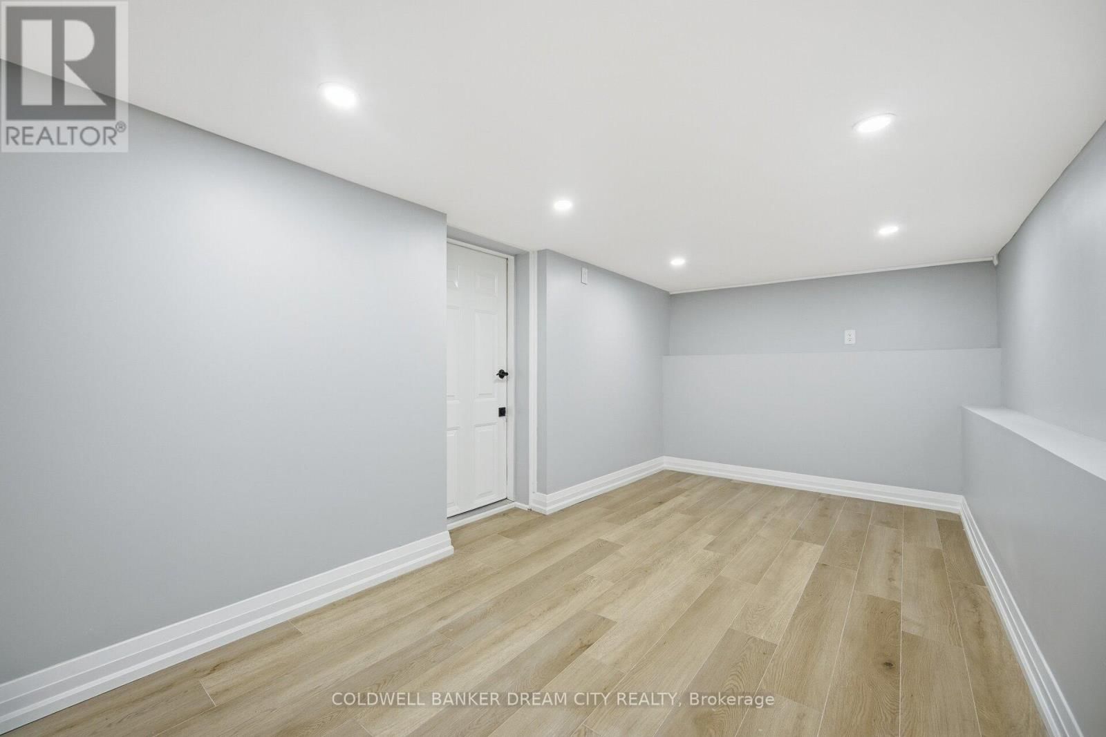 43 OLIVERS LANE Image 39