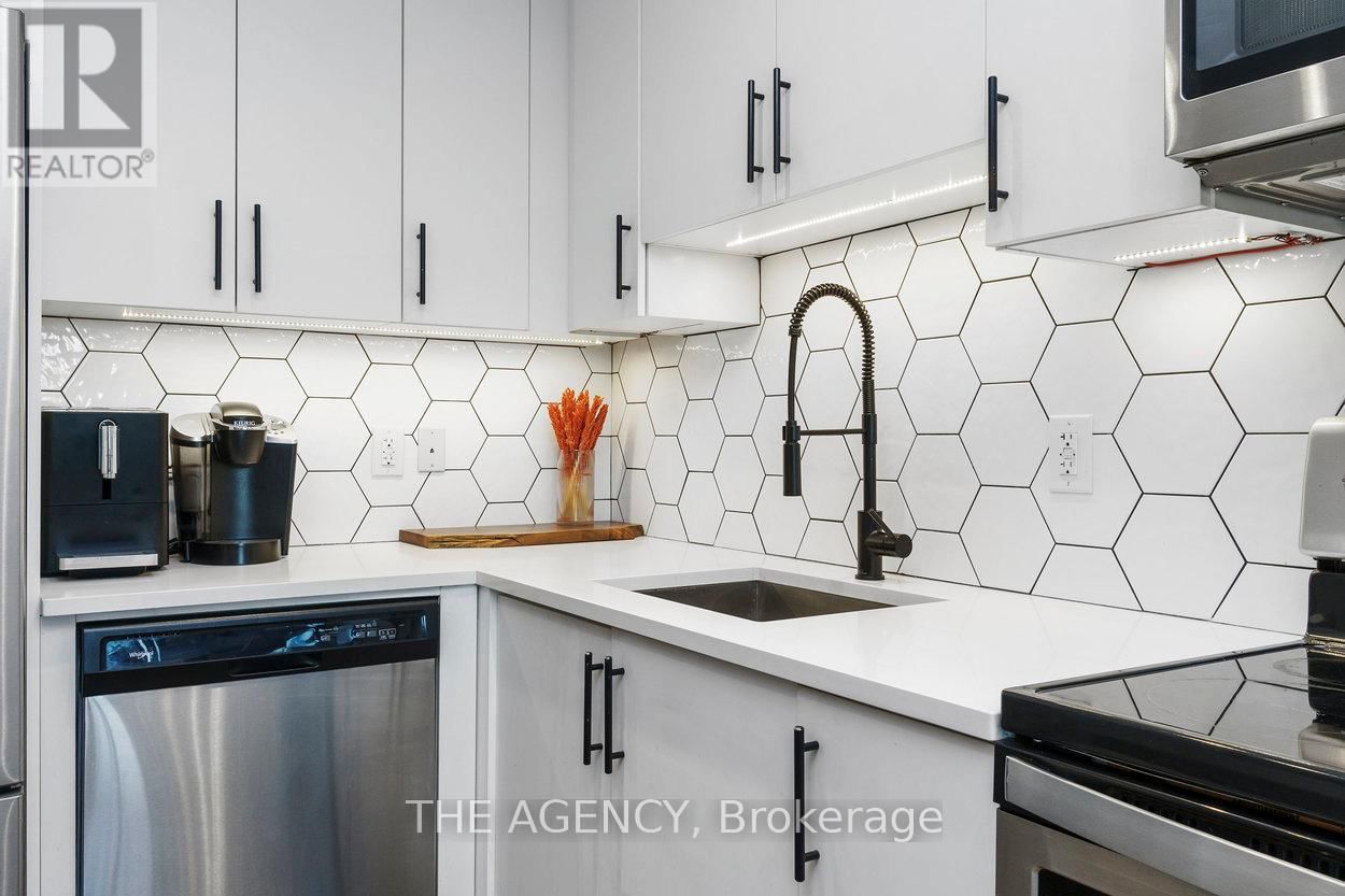 108 - 65 YORKLAND BOULEVARD Image 12