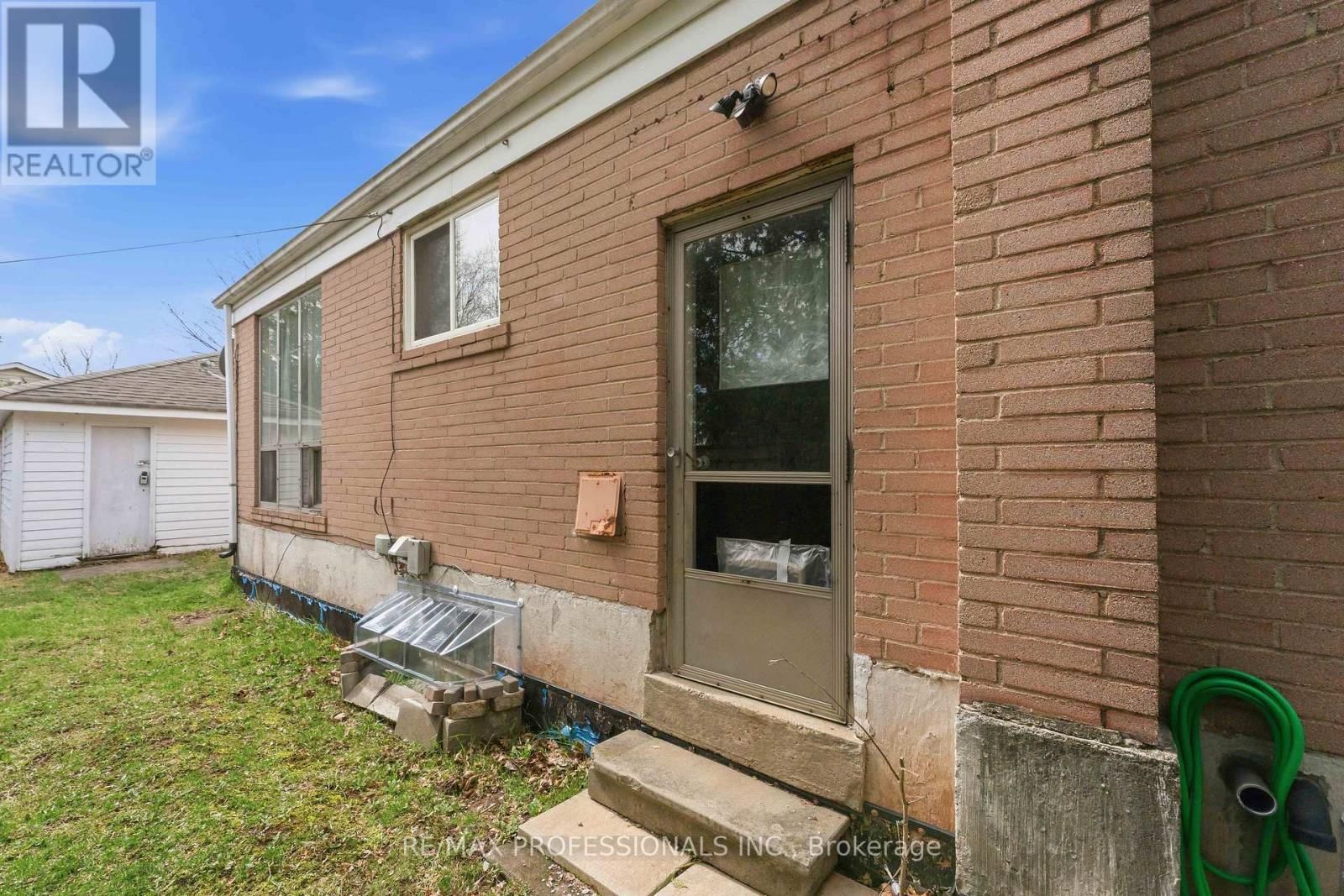 473 SAMFORD PLACE Image 30