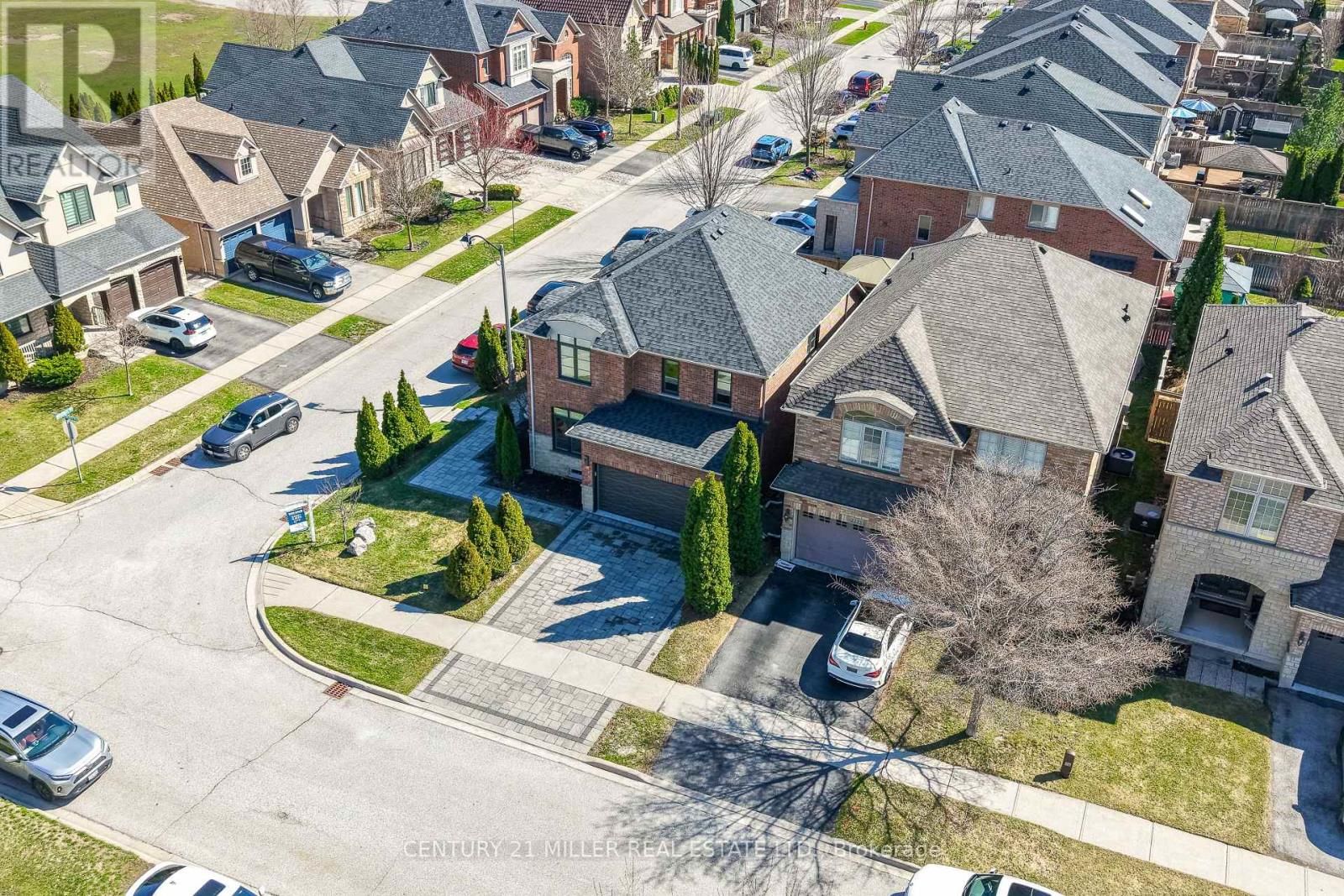 2252 DEWSBURY DRIVE Image 44