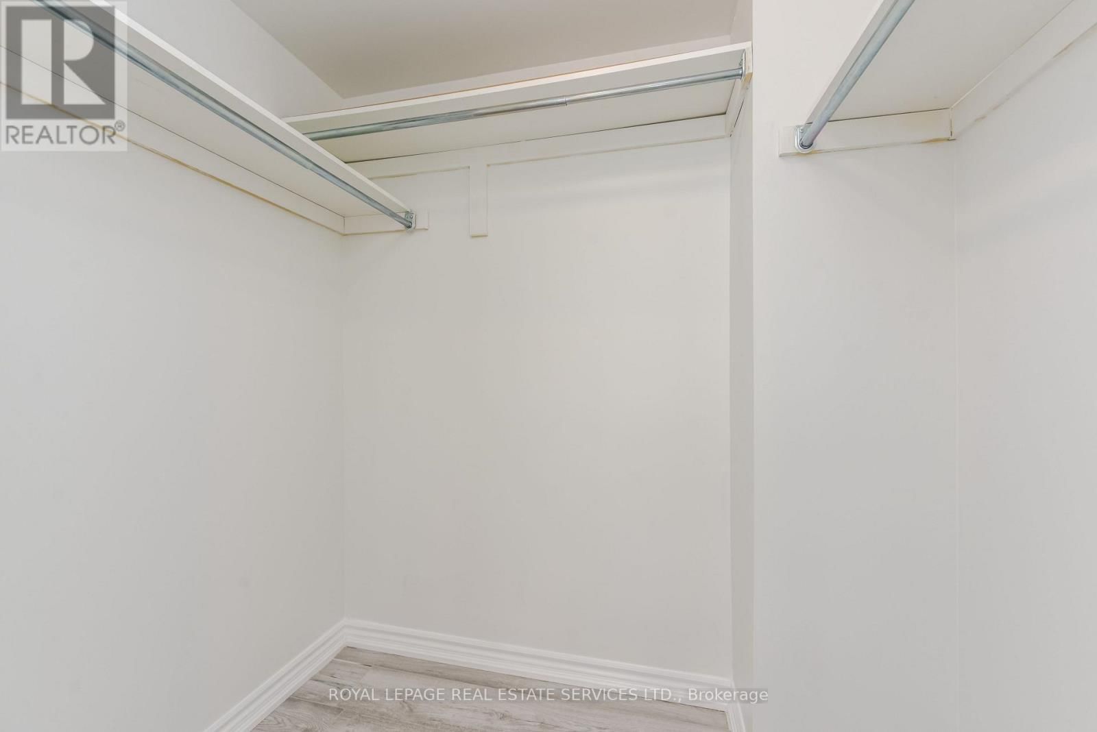 153 - 200 VETERANS DRIVE Image 14