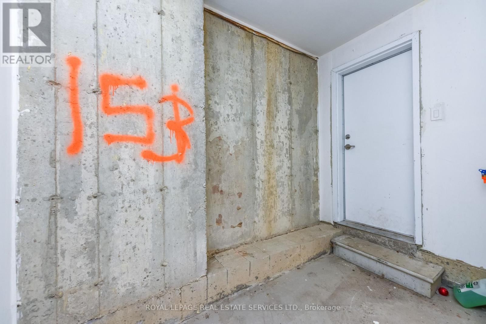 153 - 200 VETERANS DRIVE Image 18