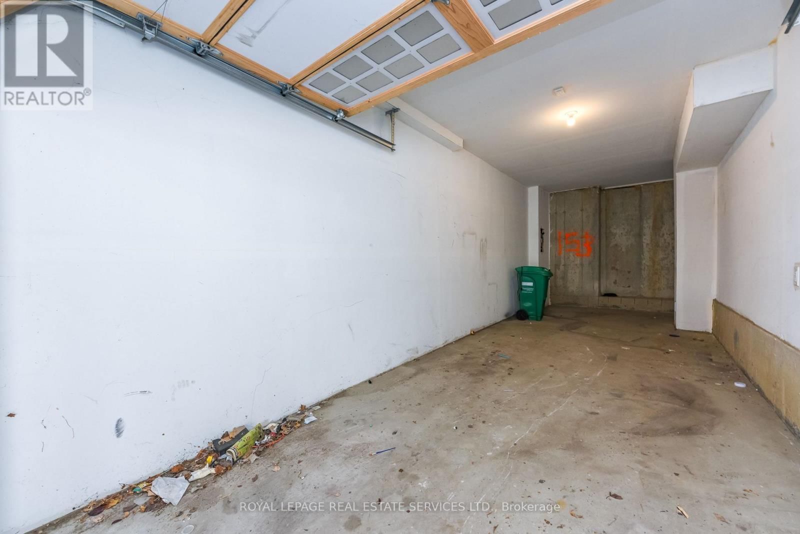 153 - 200 VETERANS DRIVE Image 21