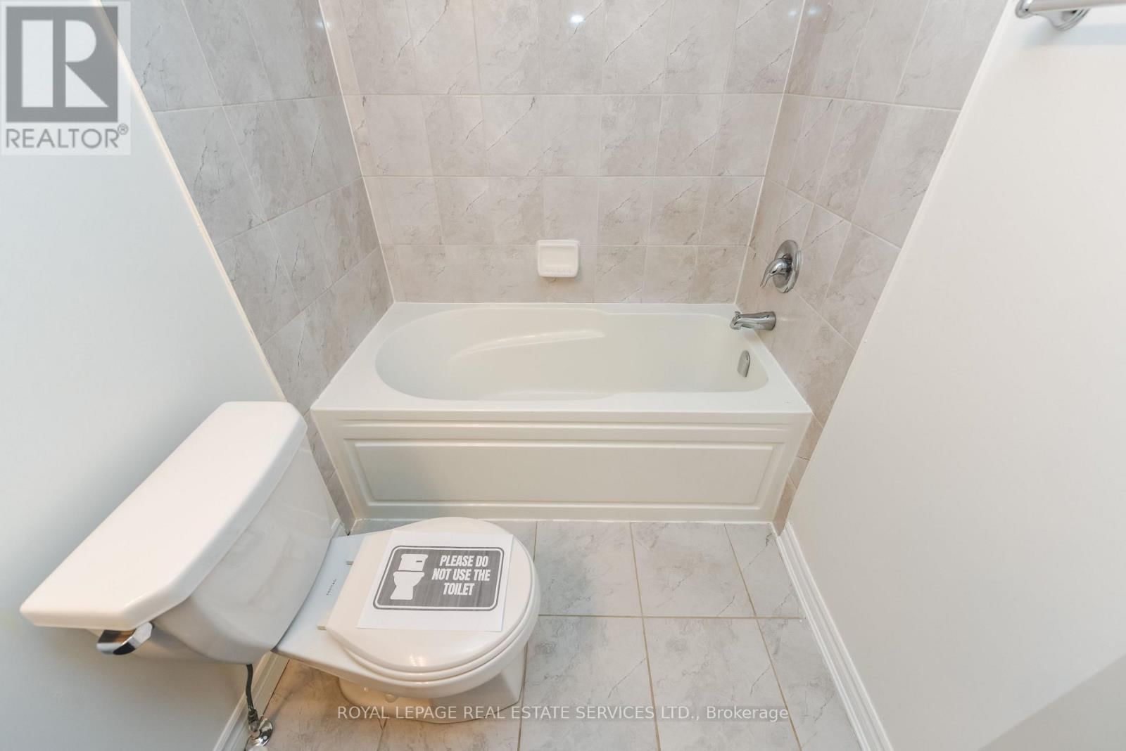 153 - 200 VETERANS DRIVE Image 26