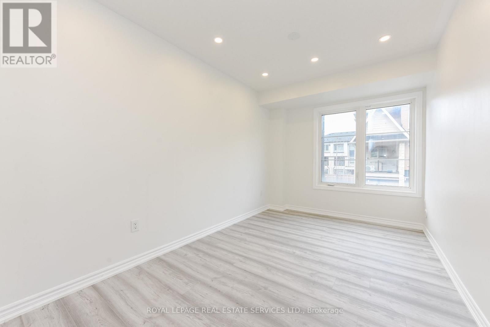 153 - 200 VETERANS DRIVE Image 29