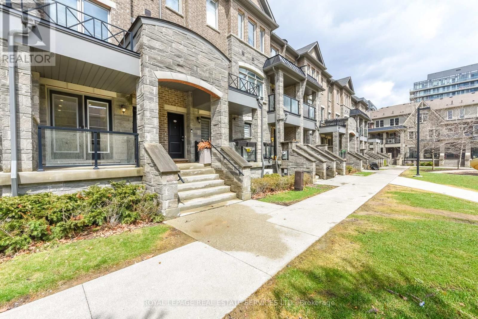 153 - 200 VETERANS DRIVE Image 3