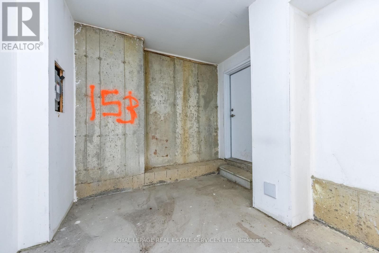 153 - 200 VETERANS DRIVE Image 30