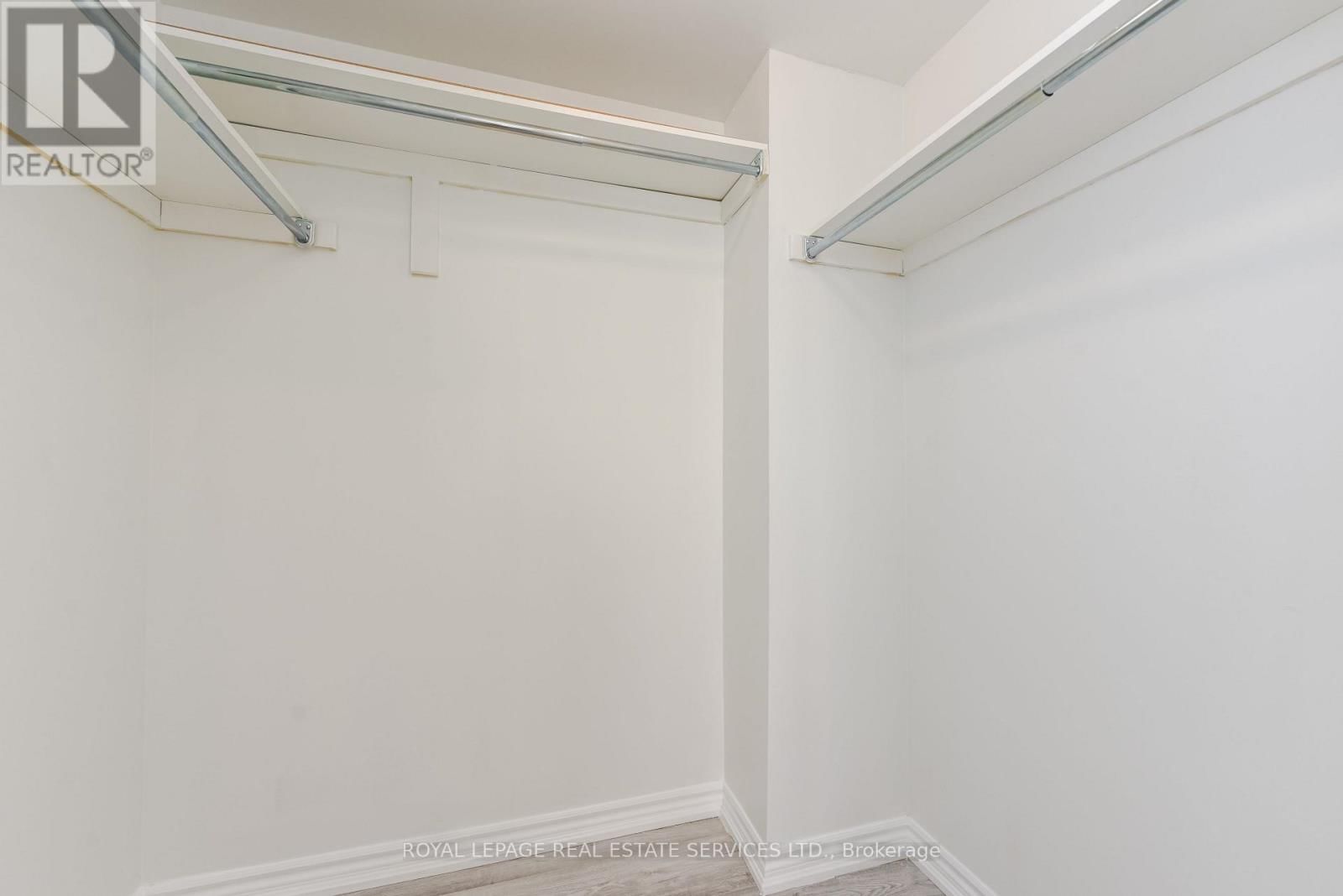 153 - 200 VETERANS DRIVE Image 33