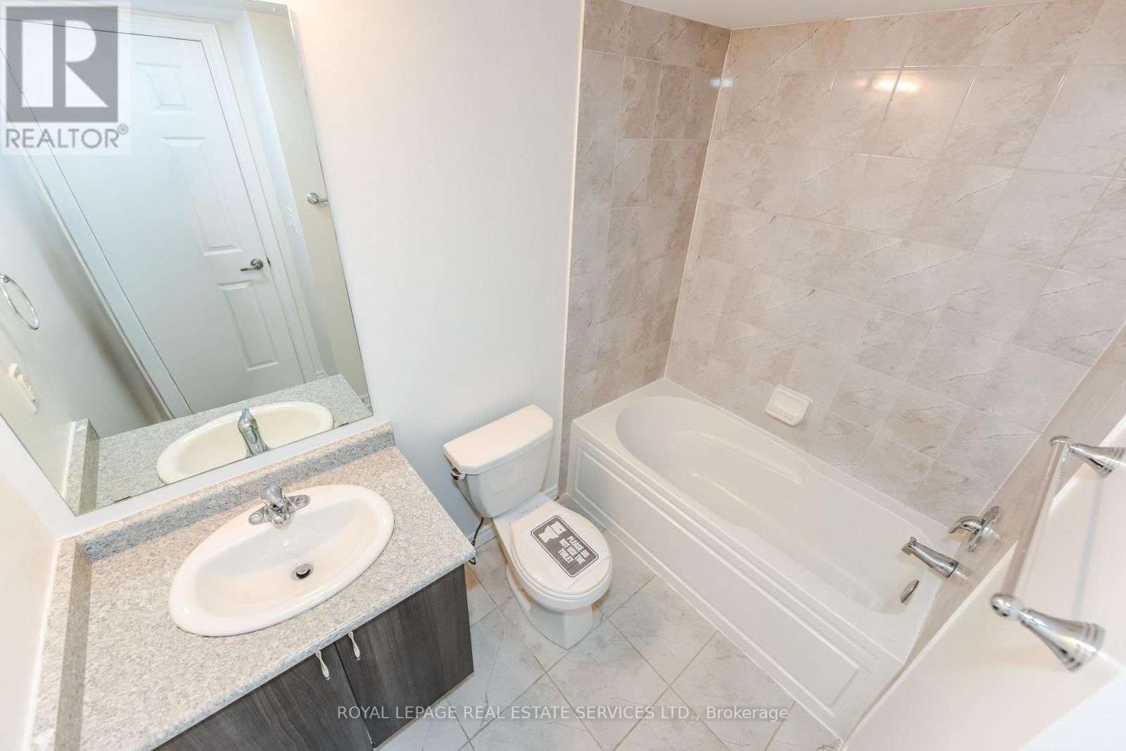 153 - 200 VETERANS DRIVE Image 34