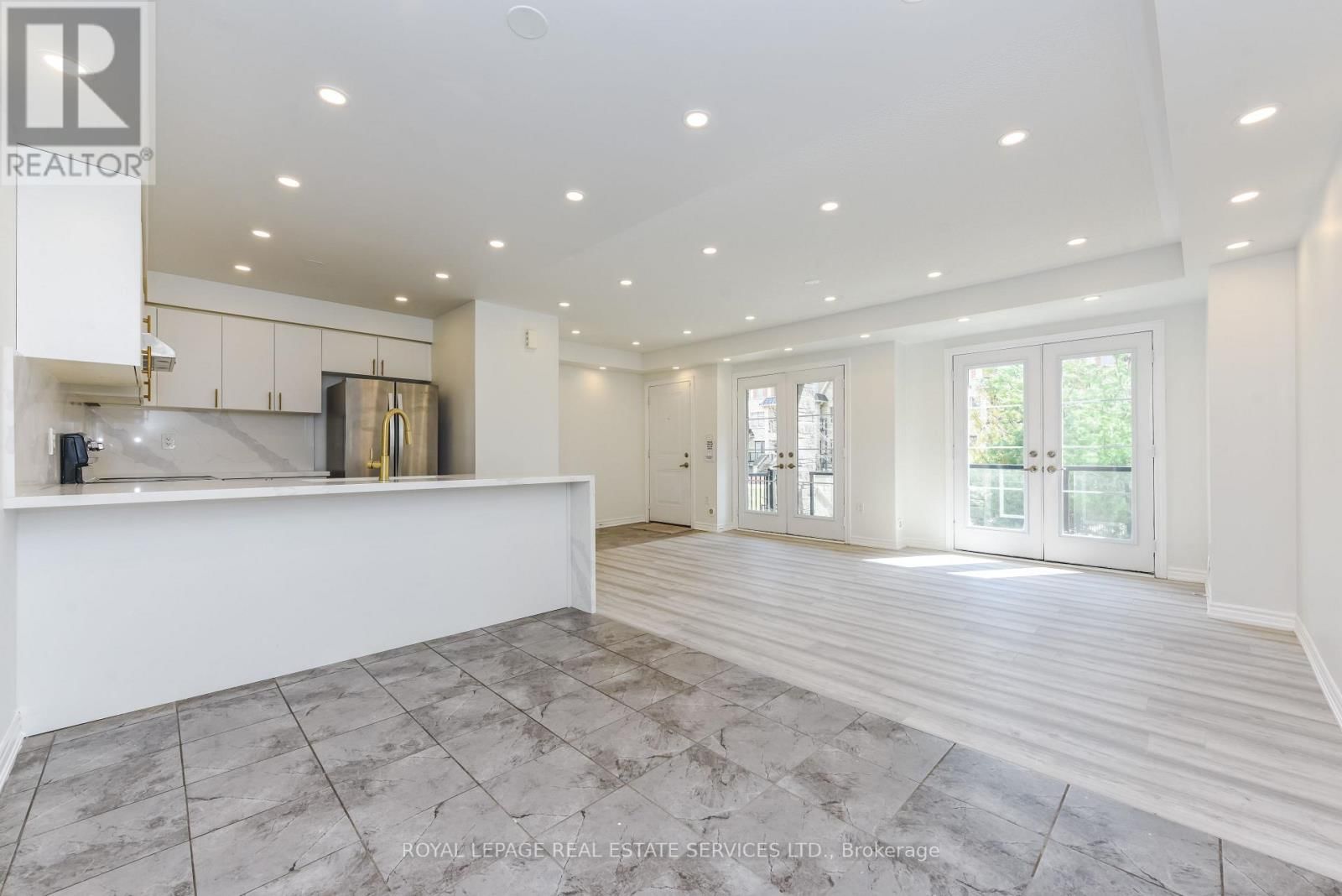 153 - 200 VETERANS DRIVE Image 35