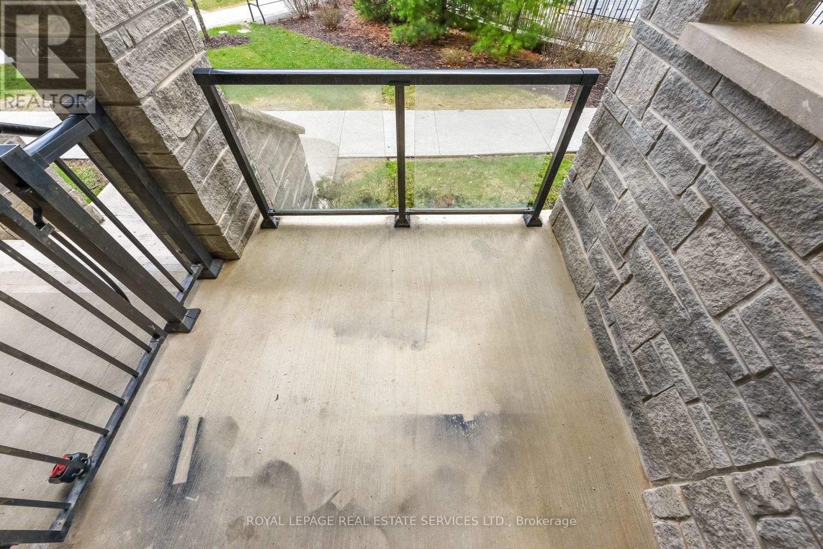 153 - 200 VETERANS DRIVE Image 37