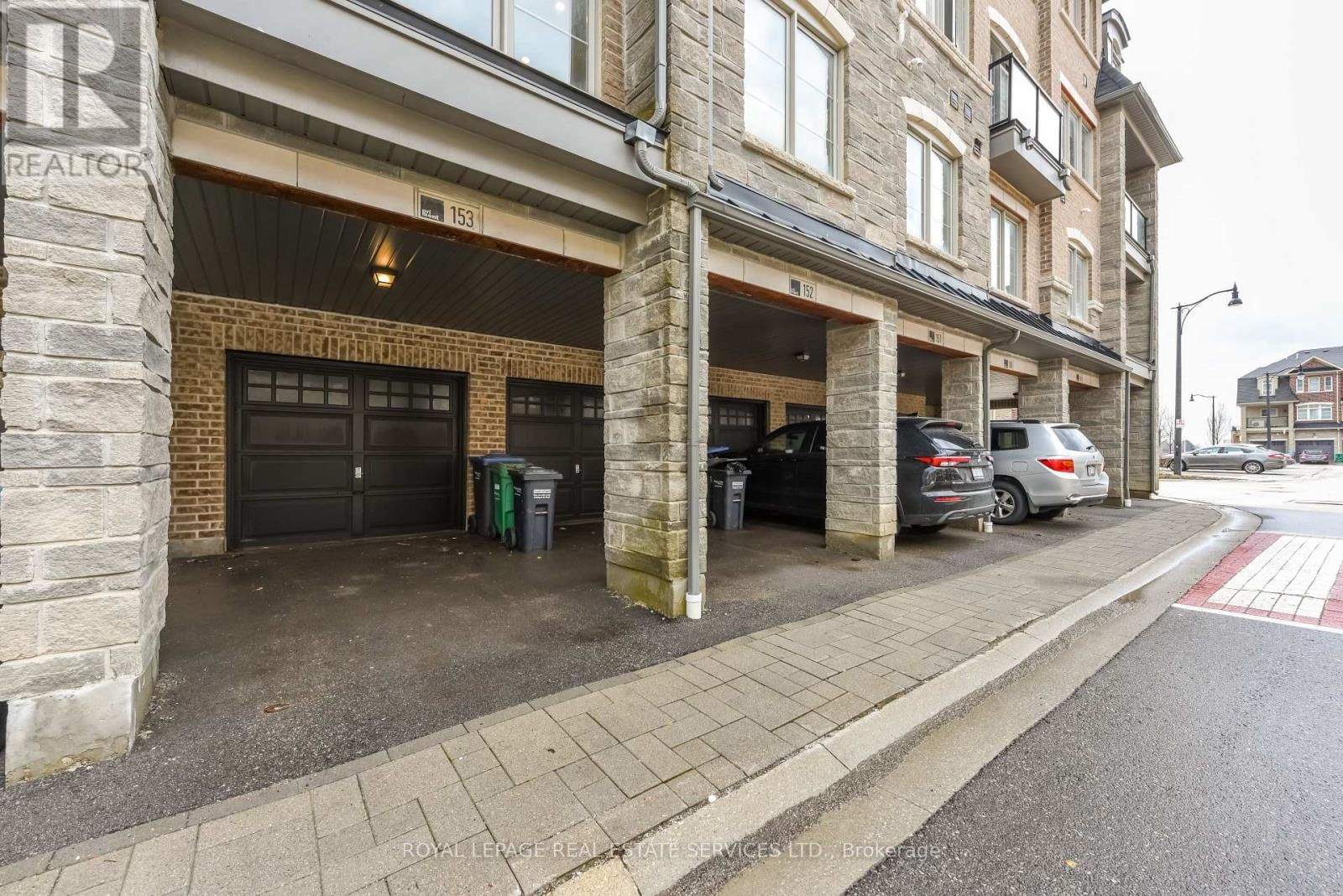 153 - 200 VETERANS DRIVE Image 44