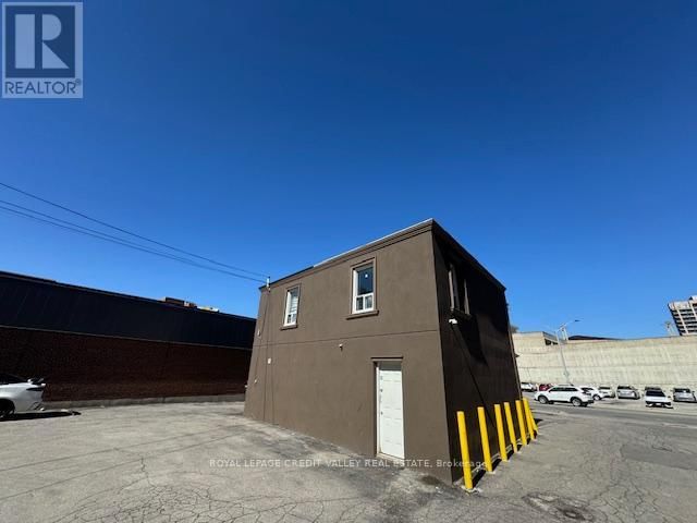 23 GEORGE STREET NORTH Image 3