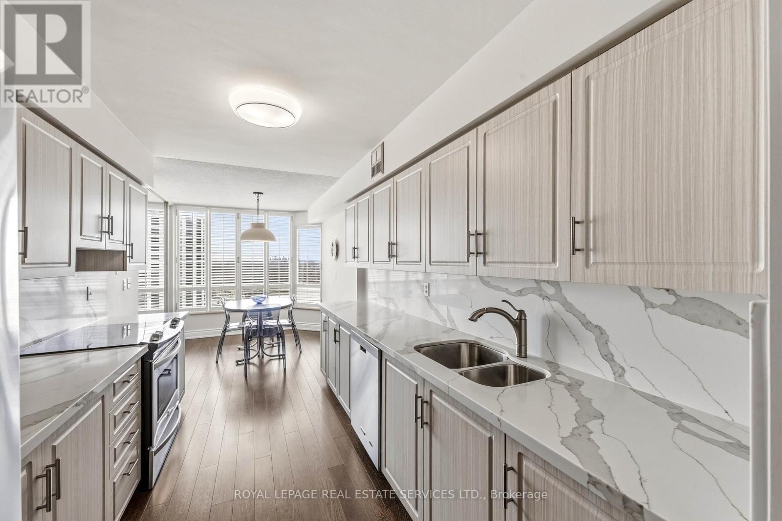 2004 - 1300 ISLINGTON AVENUE Image 15