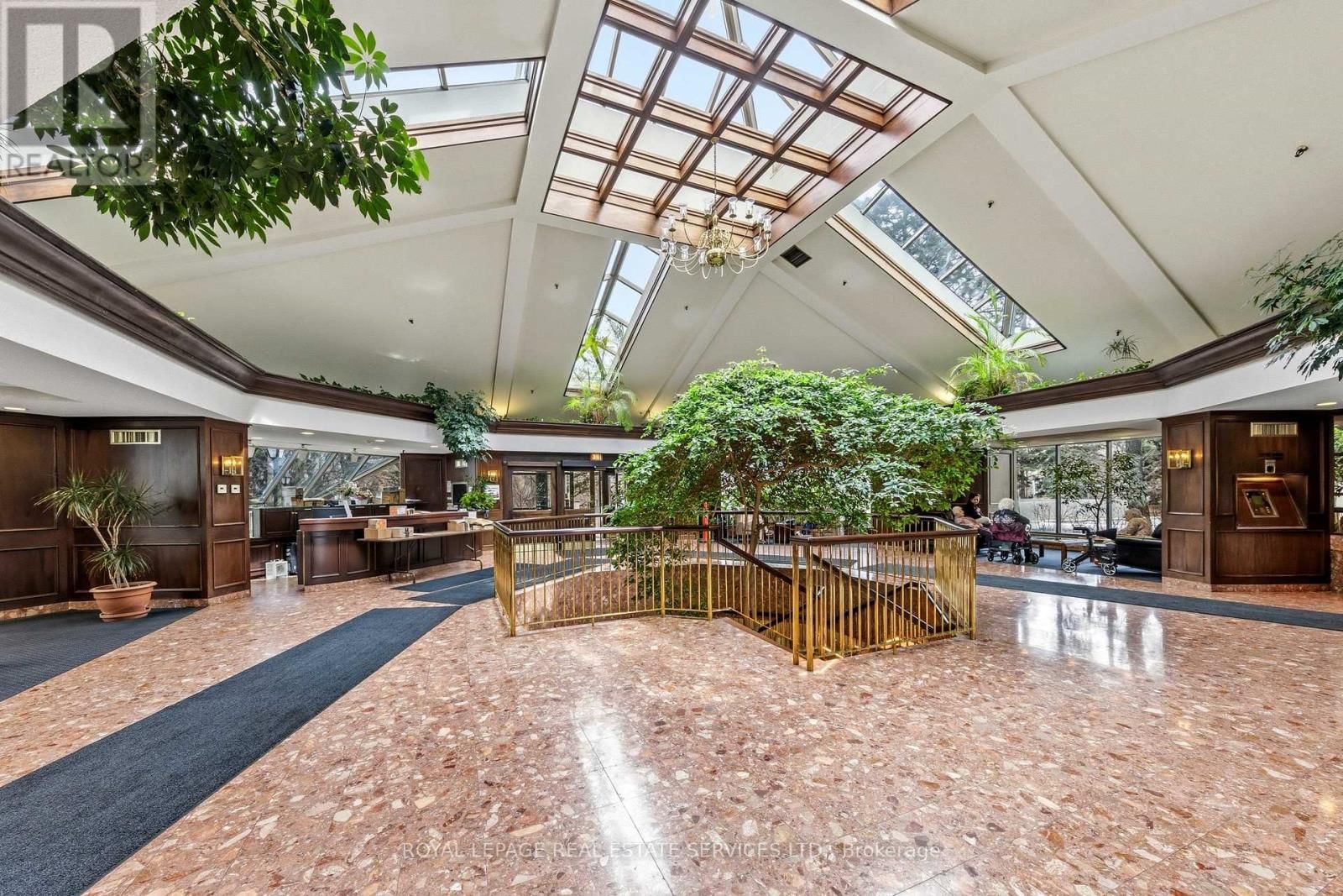 2004 - 1300 ISLINGTON AVENUE Image 2