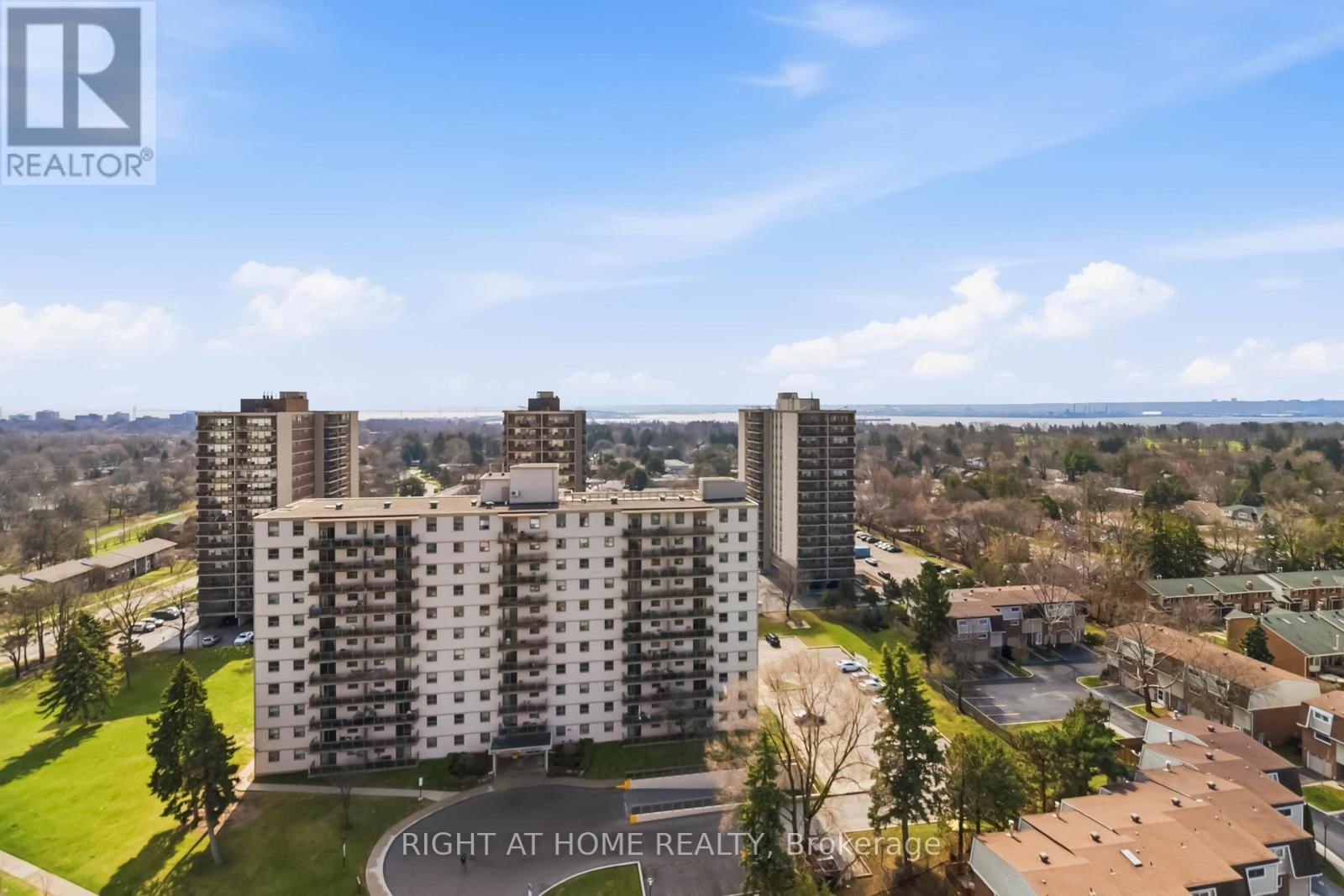 1706 - 975 WARWICK COURT Image 27