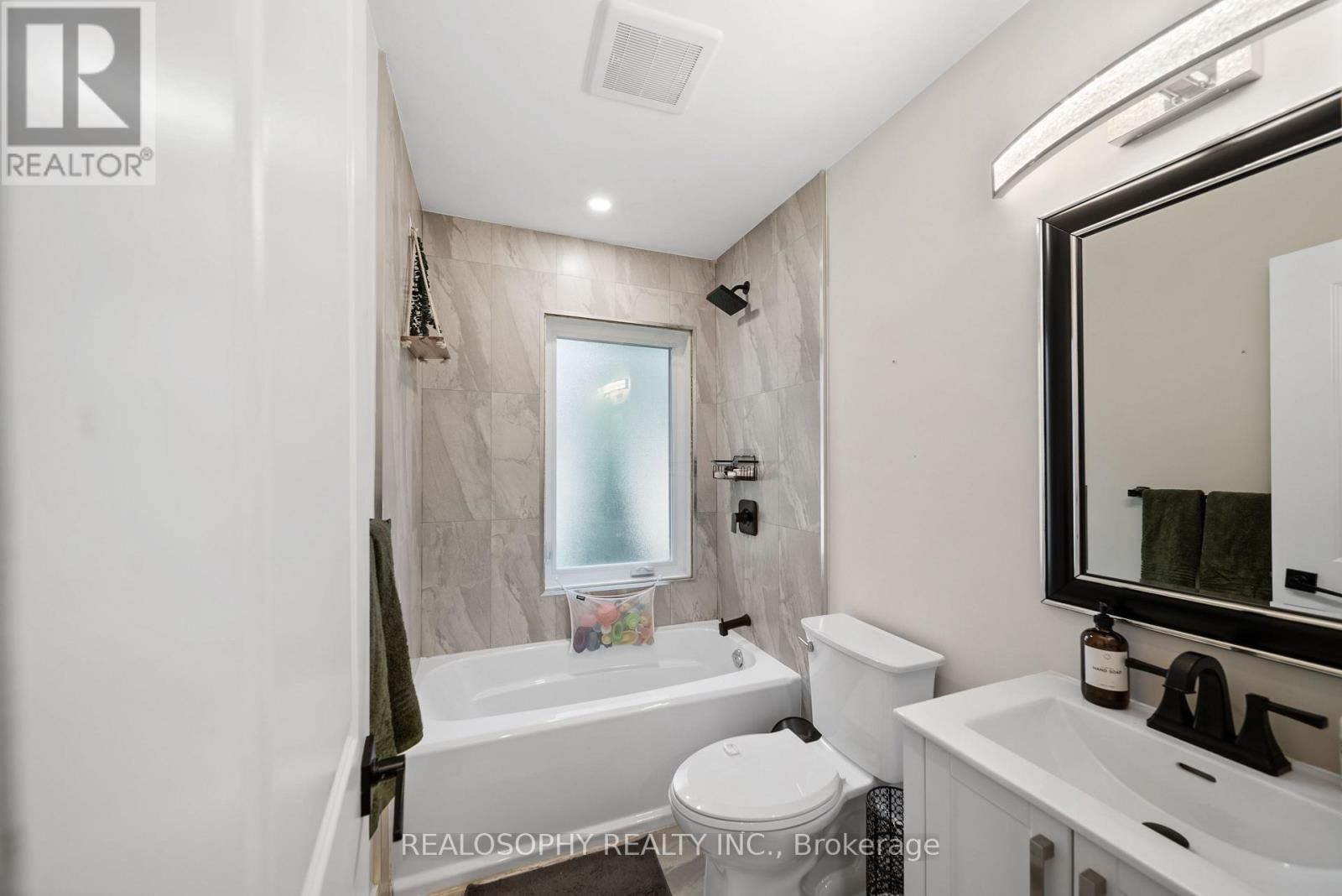 17 PIONEER DRIVE Image 9