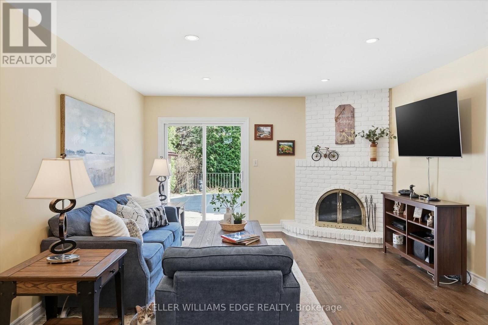 2648 CAVENDISH DRIVE Image 17