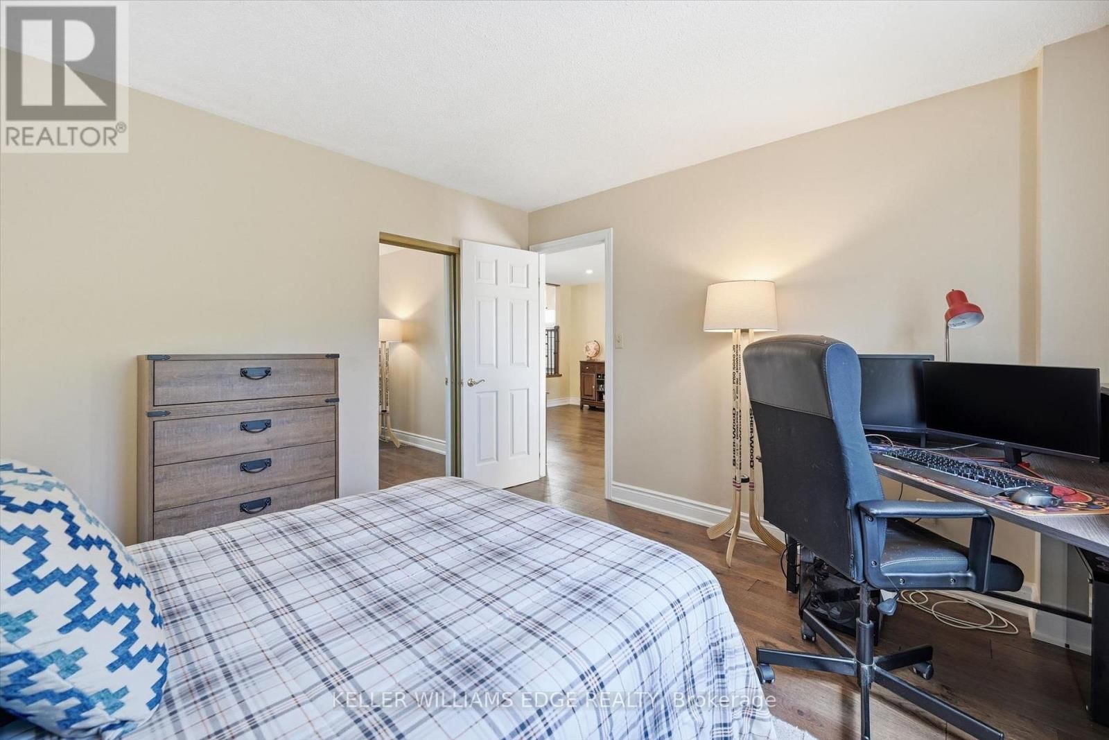 2648 CAVENDISH DRIVE Image 19