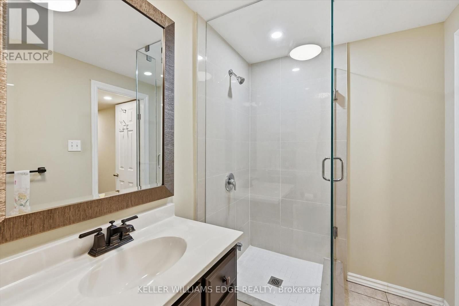 2648 CAVENDISH DRIVE Image 30