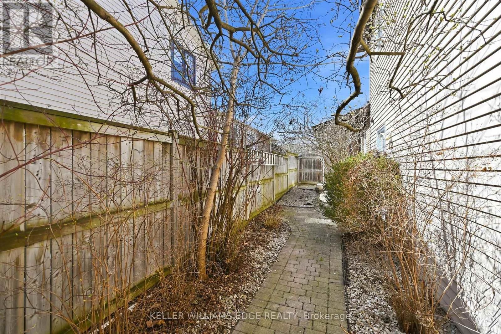 2648 CAVENDISH DRIVE Image 34