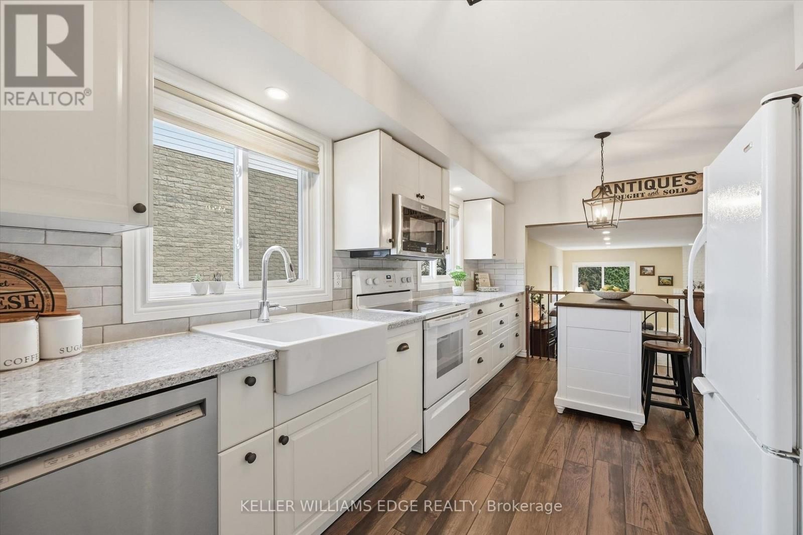 2648 CAVENDISH DRIVE Image 6