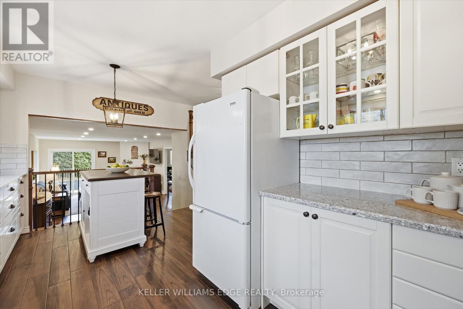 2648 CAVENDISH DRIVE Image 7