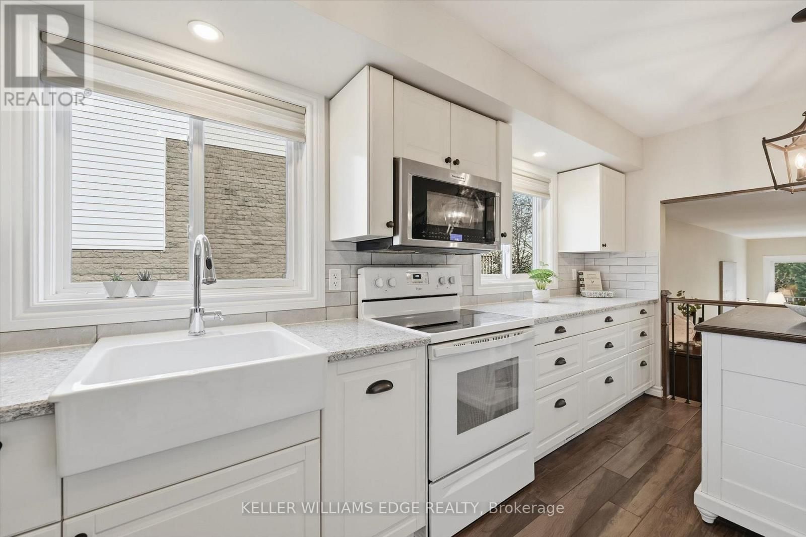 2648 CAVENDISH DRIVE Image 8