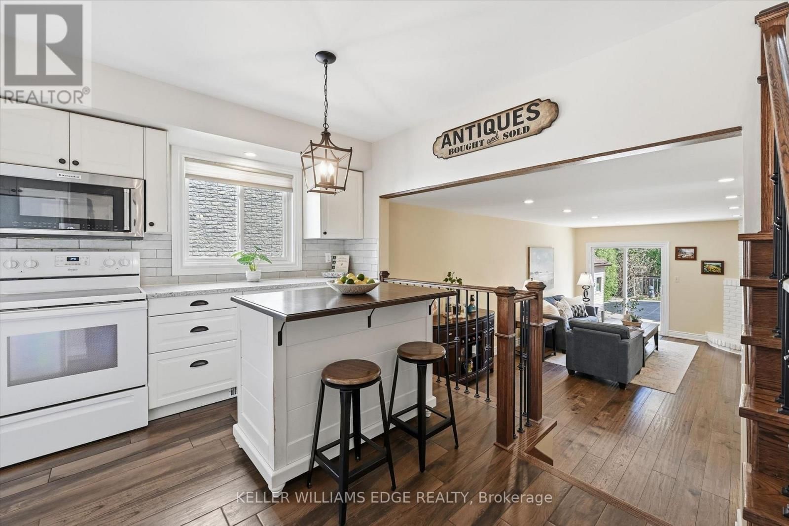 2648 CAVENDISH DRIVE Image 9