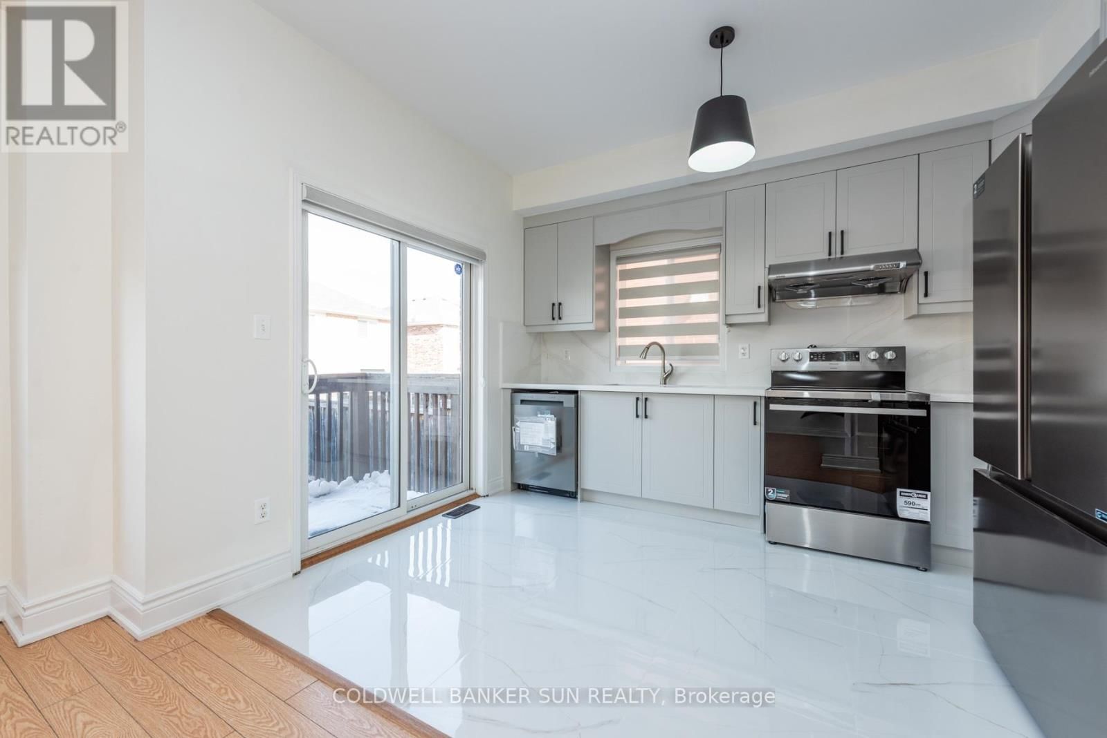 13 TRAVIS CRESCENT Image 12